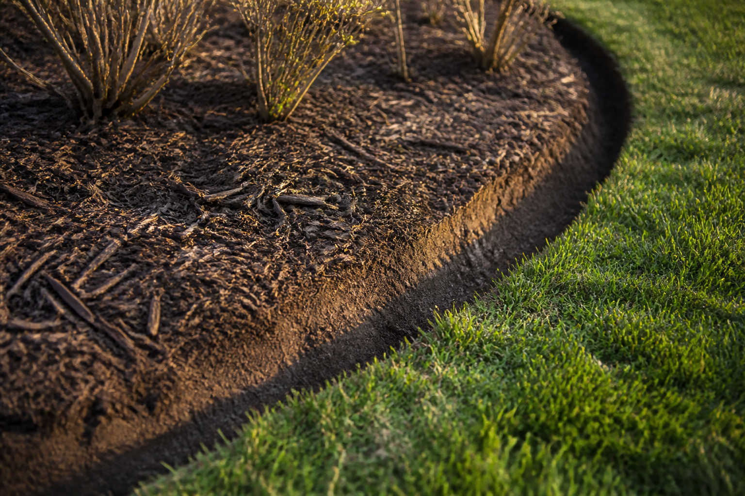 Mulch Installation & Bed Edging